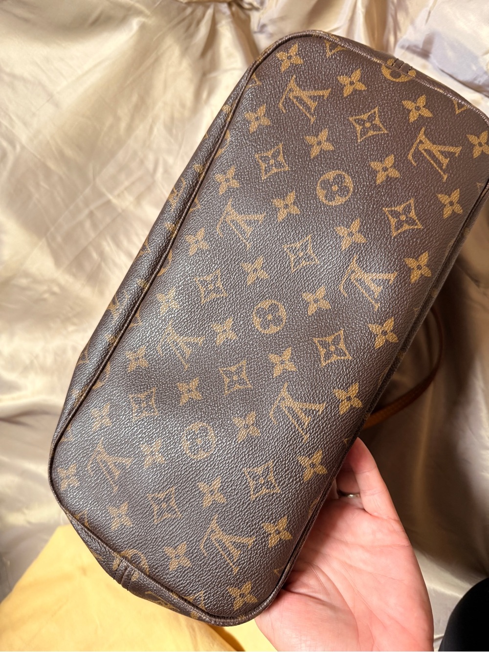 2014 Louis Vuitton Canvas Neverfull MM Tote in Brown - Picture 3 of 14